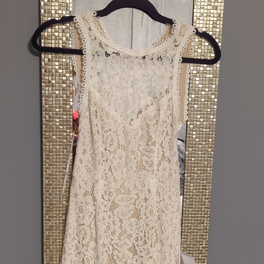Lulu's wedding dress